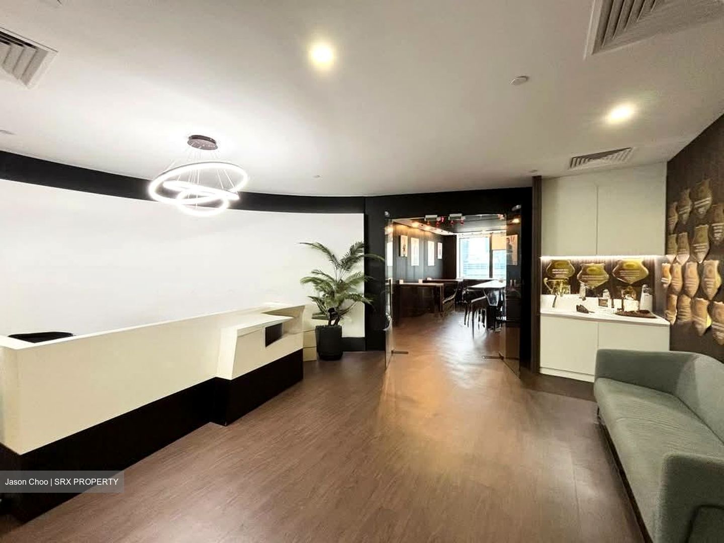United Square (D11), Office #566883371